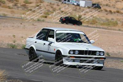 media/Oct-01-2022-Team Topak Racing (Sat) [[f860fb51be]]/2-Inter Low 2/session 2 turn 11/